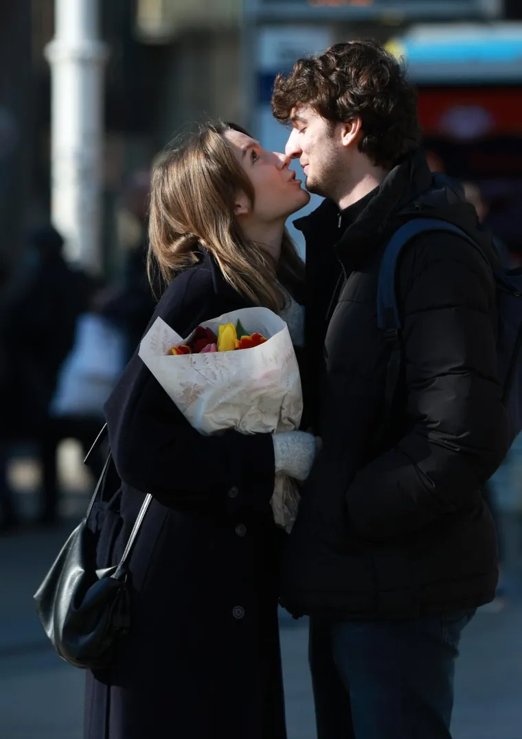 Zagreb je od jutra u znaku Valentinova: Radnik Čistoće nakon smjene požurio po cvijeće za voljenu osobu