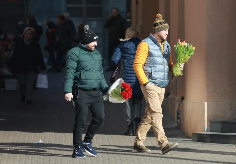 Zagreb je od jutra u znaku Valentinova: Radnik Čistoće nakon smjene požurio po cvijeće za voljenu osobu