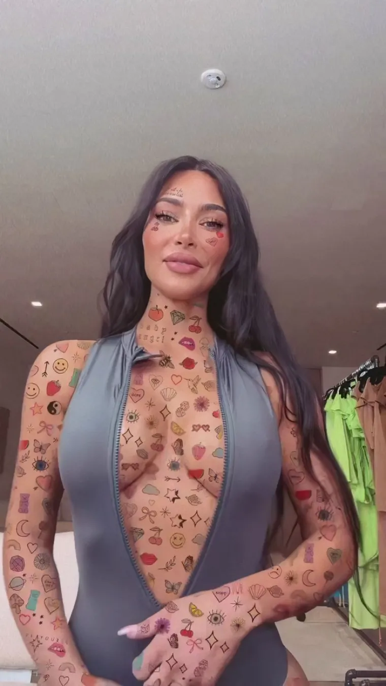 Kim Kardashian podijelila fotke od kojih nećete moći mirno spavati: Za sve je 'kriv' duboki dekolte