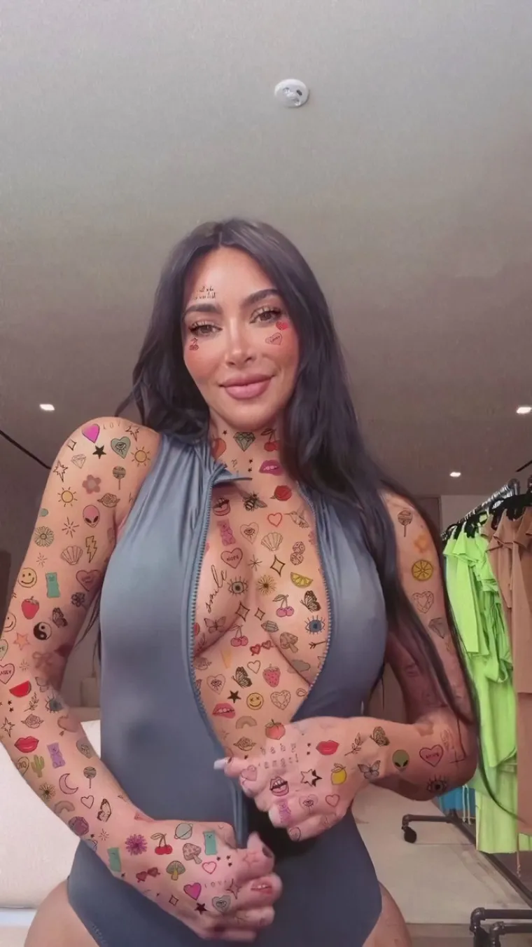 Kim Kardashian podijelila fotke od kojih nećete moći mirno spavati: Za sve je 'kriv' duboki dekolte
