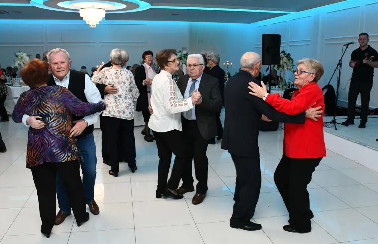 U Požegi za Valentinovo zaplesali parovi koji su 50 godina u braku