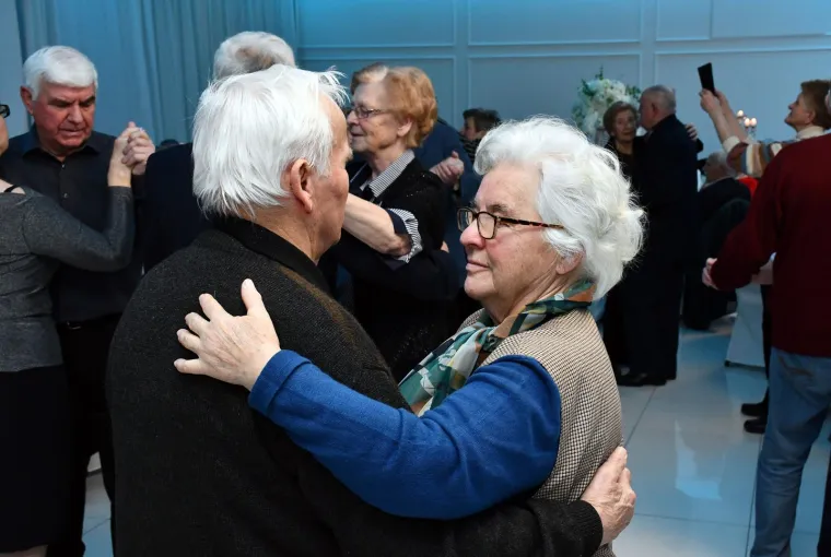 U Požegi za Valentinovo zaplesali parovi koji su 50 godina u braku