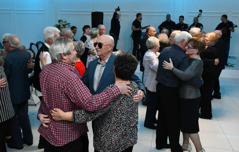 U Požegi za Valentinovo zaplesali parovi koji su 50 godina u braku