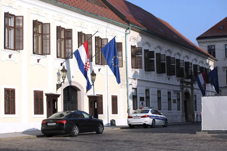 Hrvatska odaje počast Ćiri Blaževiću: Dijem zemlje zastave su spuštene na pola koplja