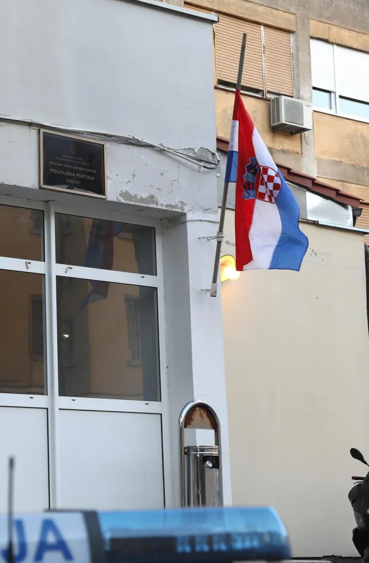 Hrvatska odaje počast Ćiri Blaževiću: Dijem zemlje zastave su spuštene na pola koplja