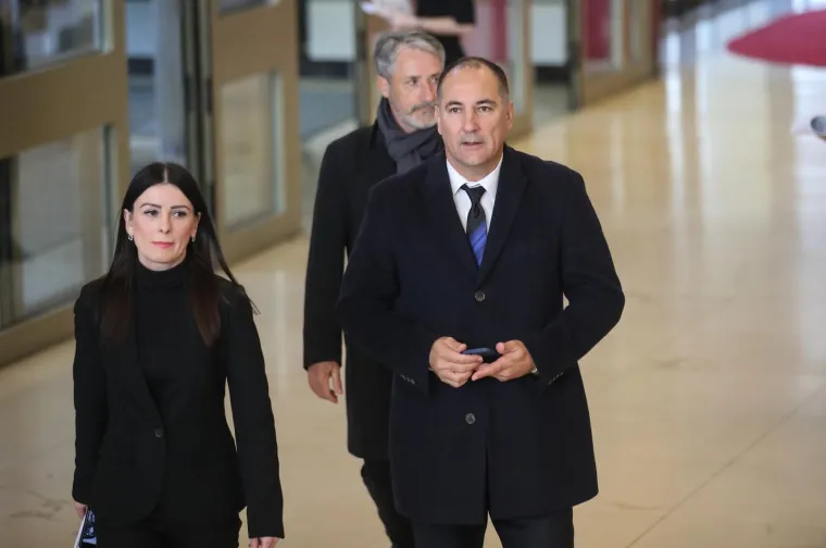 Dugo ih nismo vidjeli zajedno: Prepoznajete li dva legendarna veznjaka Vatrenih iz generacije '98.?