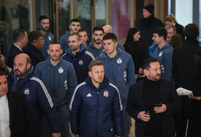 Svi se opraštaju od legendarnog Ćire: Na komemoraciju stigao cijeli Dinamo predvođen Krešimirom Antolićem, ali i Mila Horvat