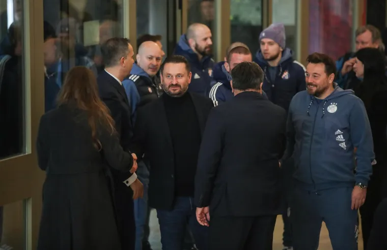 Momčad Dinama stigla na komemoraciju za Ćiru Blaževića: Predsjednik Bari&scaron;ić u biranom dru&scaron;tvu