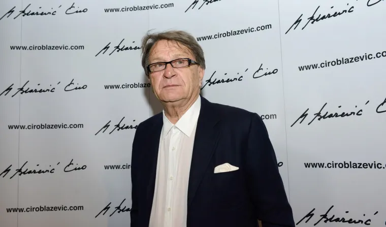 Podsjetimo, Ćiro je preminuo nakon &scaron;to se dugo borio sa zloćudnom bole&scaron;ću koja je, nažalost, metastazirala. Prvi put mu je dijagnosticiran karcinom prostate 2011. godine, no Blažević se othrvao opakoj bolesti. Godinu dana nakon toga operiran je i zbog melanoma u početnoj fazi. U rujnu 2019. te&scaron;ka se bolest jo&scaron; jednom vratila, a nažalost ovoga puta Ćiro nije iza&scaron;ao kao pobjednik.