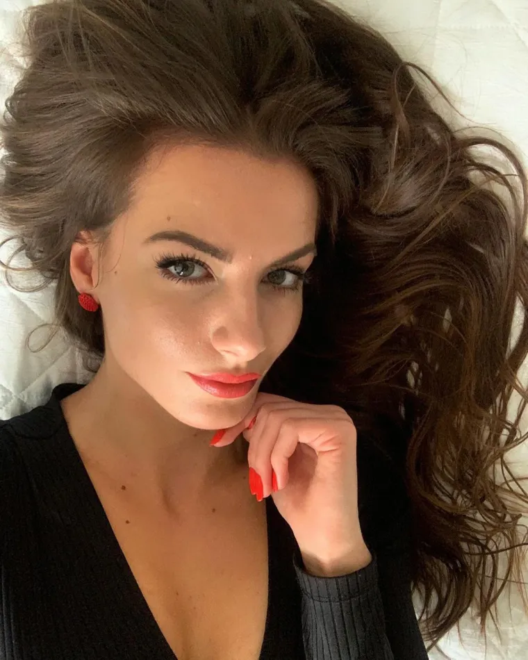 Najseksi sutkinja svijeta supruga je upoznala na utakmici Hajduka pa na vrhu popularnosti povukla neočekivan potez