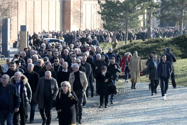 Stotine došle pozdraviti Ćiru na posljednjem ispraćaju. Skupili se i hrvatski izbornici