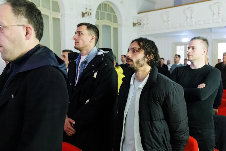 Mirta Šurjak u prvi plan izbacila noge, a pojavio se i brončani Vatreni iz '98. kojeg rijetko viđamo u javnosti