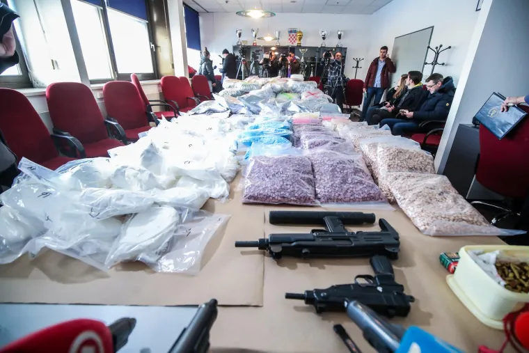 Policija se pohvalila pozama&scaron;nim plijenom, pogledajte kako izgleda 400 kila droge