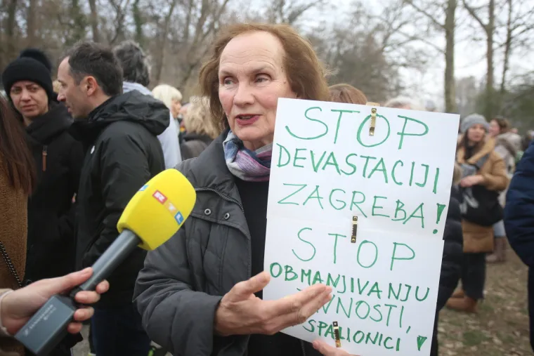 Građani prosvjedovali protiv spalionice na Rebru: 'Hoću zrak, neću prah'