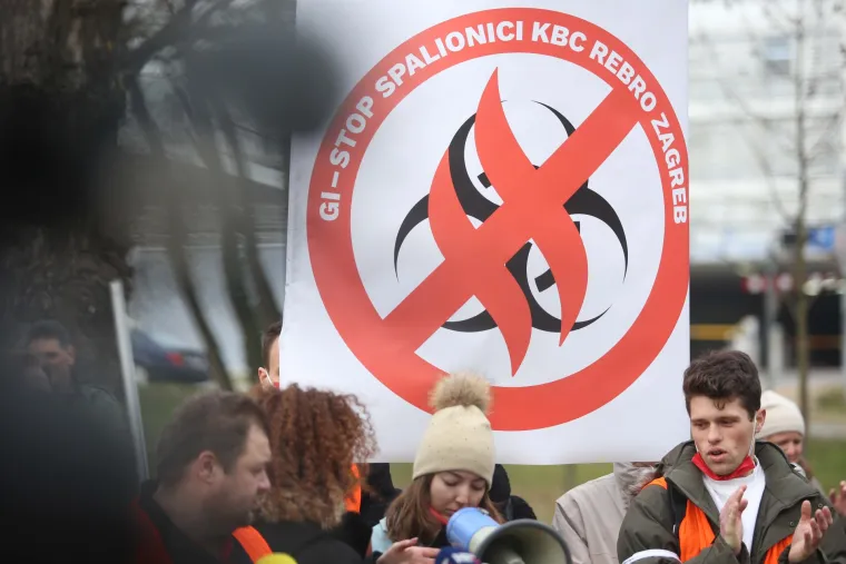 Građani prosvjedovali protiv spalionice na Rebru: 'Hoću zrak, neću prah'