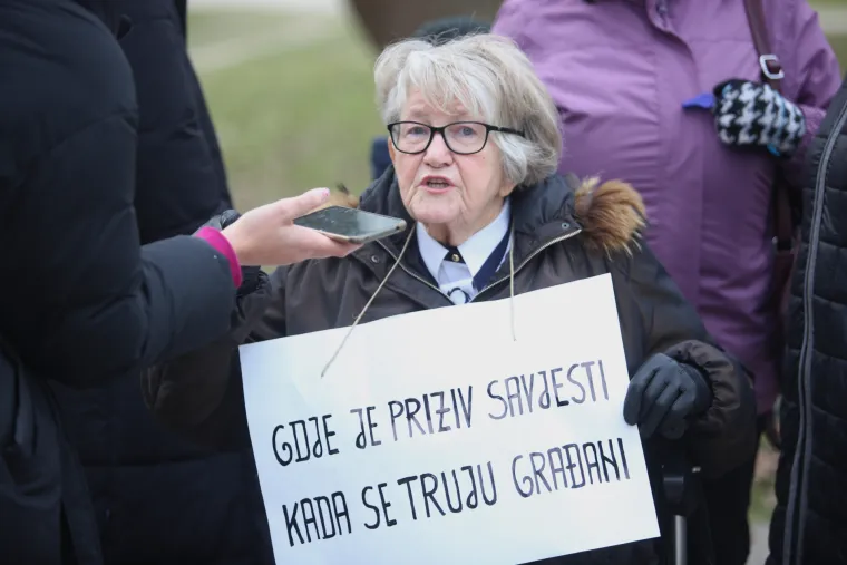 Građani prosvjedovali protiv spalionice na Rebru: 'Hoću zrak, neću prah'