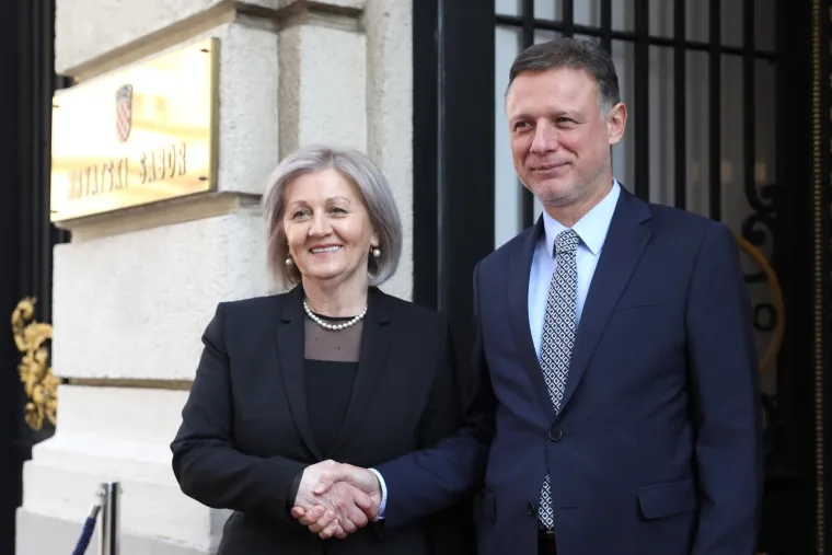 Gordan Jandroković se obrijao nakon 5 godina, iako mu je supruga rekla da joj se više sviđa zarastao