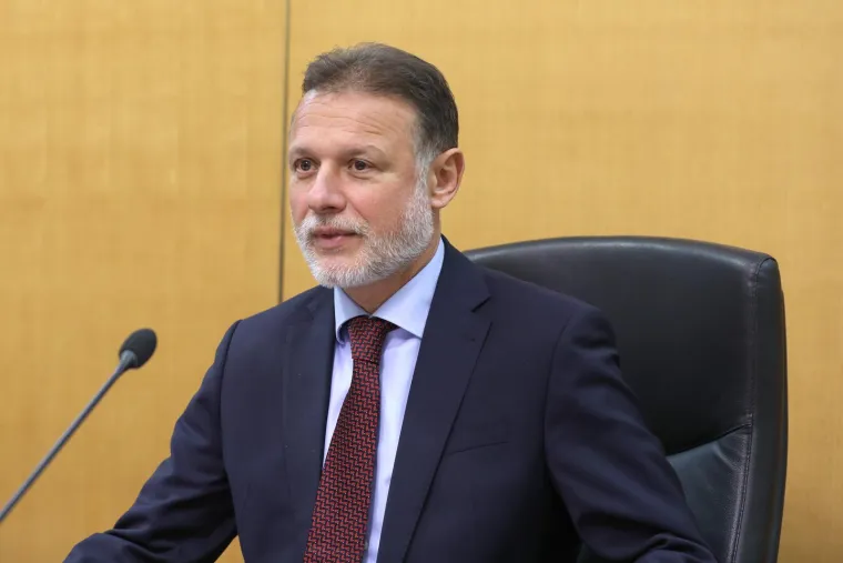 Gordan Jandroković se obrijao nakon 5 godina, iako mu je supruga rekla da joj se više sviđa zarastao