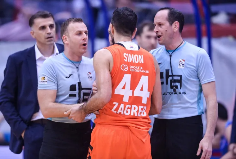 Bijesni Simon krenuo u obračun sa Sesarom na kraju finala: 'Neću dozvoliti da nas itko ponižava. To se ne radi'