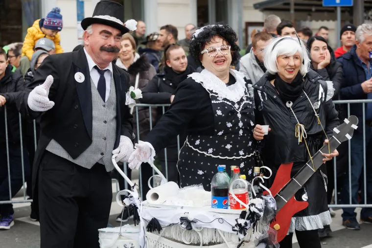 Karnevalsko ludilo u Rijeci: Došli su sa svih strana svijeta i fantastično se provode