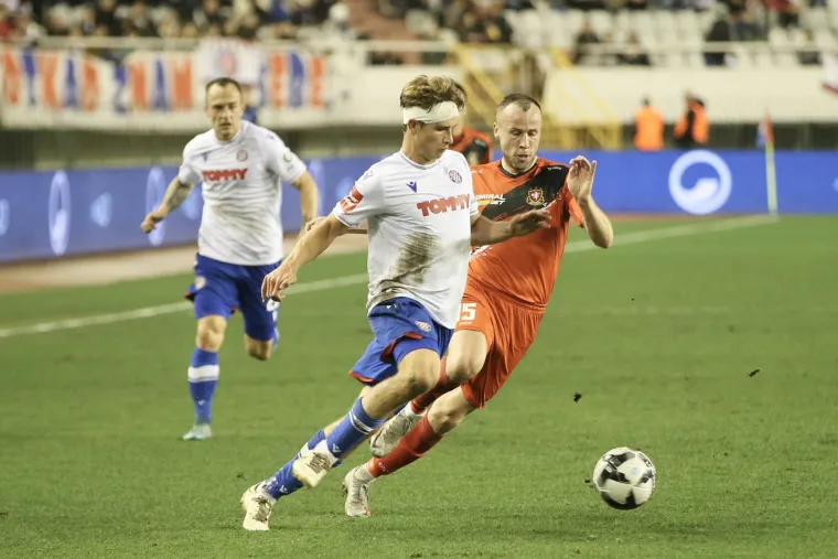 Torcida digla poruku prerano preminulom članu i zapalila Sjever