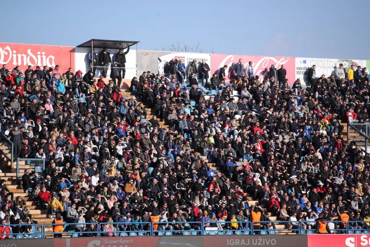 NAVIJAČKA GALERIJA Vatrogasci imali posla na vatrenom Poljudu, praznik nogometa u Varaždinu