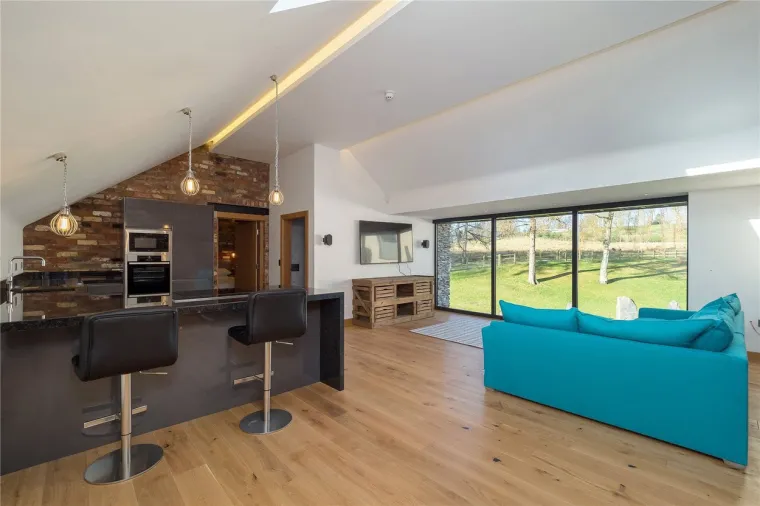 Cristiano Ronaldo prodaje luksuznu vilu za &scaron;est milijuna eura: Zavirite u 'remek-djelo modernog dizajna'