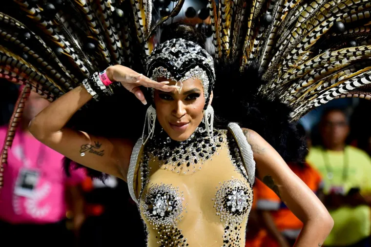 Karneval u Riju praznik je za oči: Ubitačno oskudni kostimi na raskošnim tijelima zamamnih Brazilki - uh!