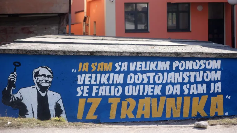 Ćiro dobio prvi mural nakon smrti: 'Ja sam se uvijek hvalio da sam iz Travnika'