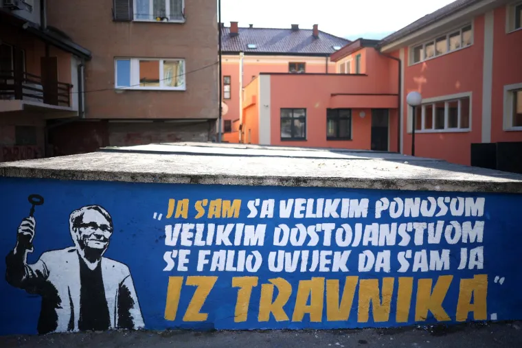 Ćiro dobio prvi mural nakon smrti: 'Ja sam se uvijek hvalio da sam iz Travnika'