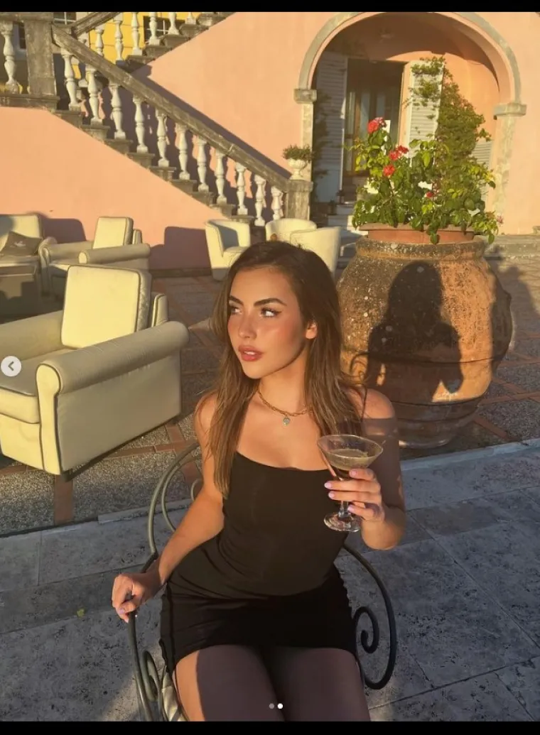 Ona je najseksi &scaron;ahistica na svijetu i voli provocirati izazovnim fotkama: Past ćete na stražnjicu kada vidite &scaron;to objavljuje na Instagramu