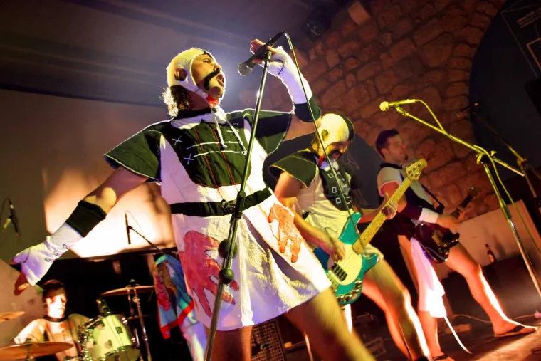 Oni kažu, 'sve je to rokenrol': Ako su ovo dosadašnji kostimi grupe Let 3, što nas tek čeka na Eurosongu?