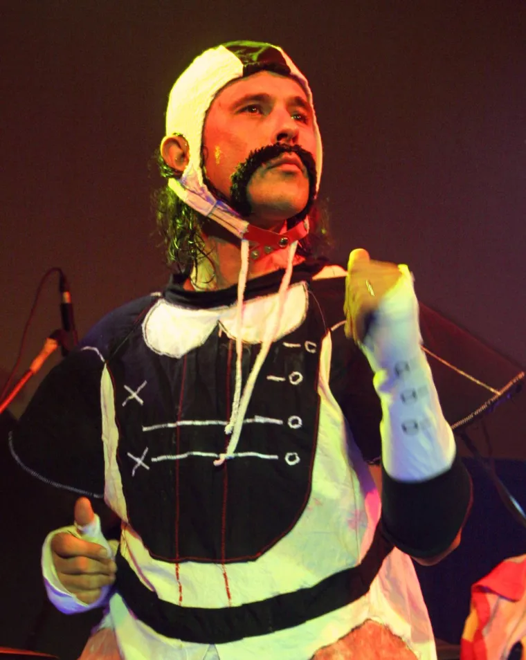 Oni kažu, 'sve je to rokenrol': Ako su ovo dosadašnji kostimi grupe Let 3, što nas tek čeka na Eurosongu?