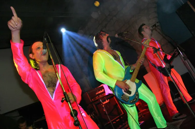 Oni kažu, 'sve je to rokenrol': Ako su ovo dosadašnji kostimi grupe Let 3, što nas tek čeka na Eurosongu?