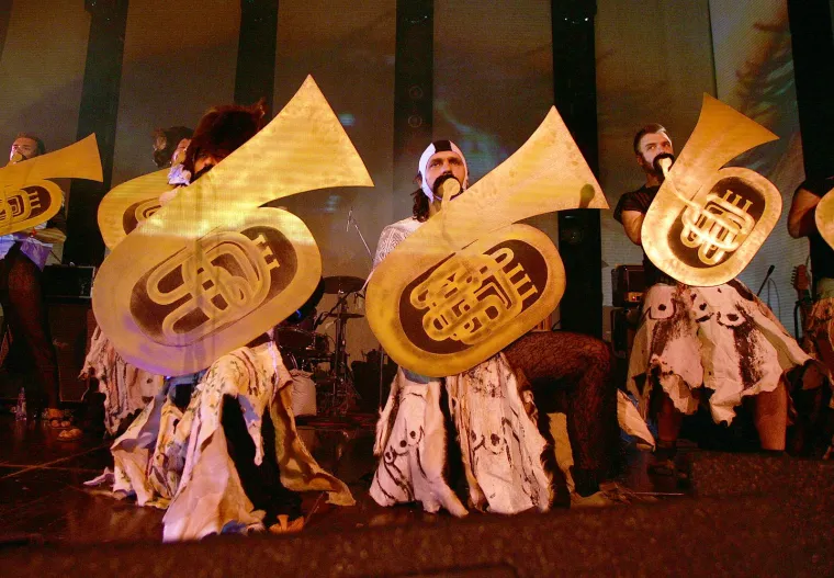 Oni kažu, 'sve je to rokenrol': Ako su ovo dosada&scaron;nji kostimi grupe Let 3, &scaron;to nas tek čeka na Eurosongu?