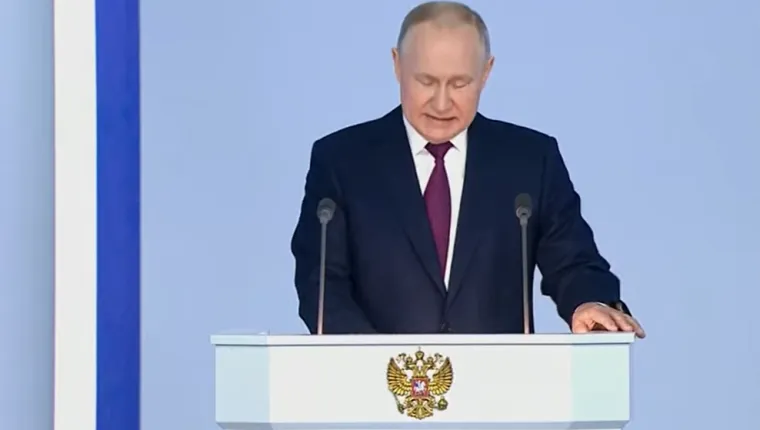 Dok Putin drži govor osvanule prekomične slike: No, njemu sigurno neće biti do smijeha kad vidi u &scaron;to su ga pretvorili