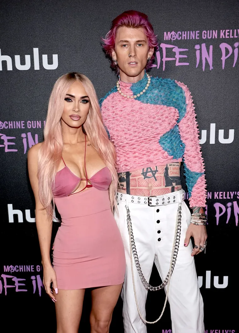U objavi koju je Fox podijelila ranije ovog mjeseca, a koja je nagovještavala potencijalni razlaz, prenijela je niz svojih fotografija i video spaljivanja omotnice u vatri. Naslovila ga je stihovima s Beyoncéinog albuma Lemonade iz 2016., napisavši: &quot;Možeš okusiti nepoštenje/ svuda ti je u dahu.&quot;