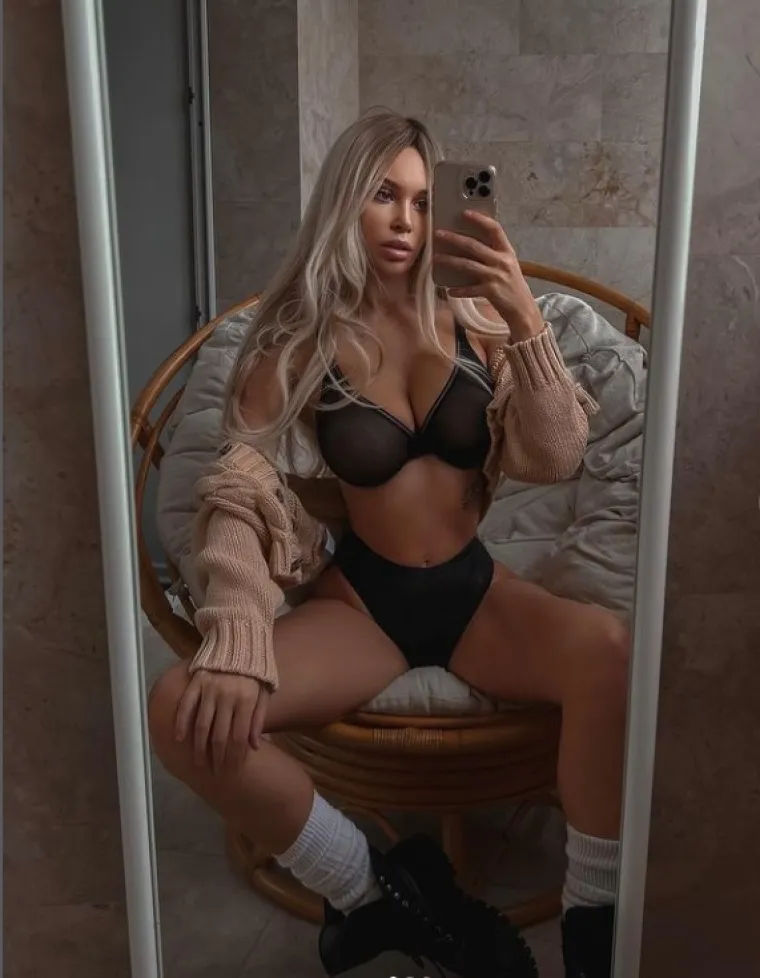 Odbila je Cristiana, svima je jasno zašto mu se svidjela: Atraktivna plavuša izludjela pratitelje novim fotkama