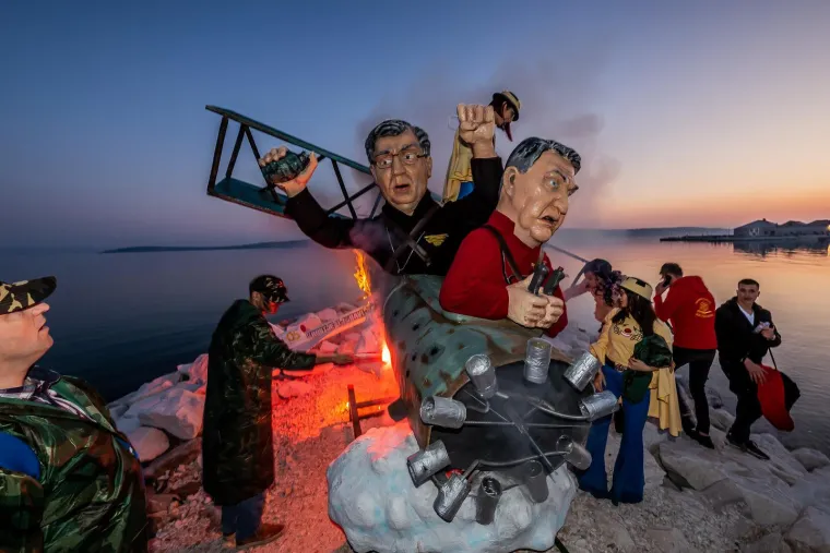 Nemilosrdna osveta u Ka&scaron;tel Starom: Pogledajte kako su gorile lutke Milanovića i Plenkovića