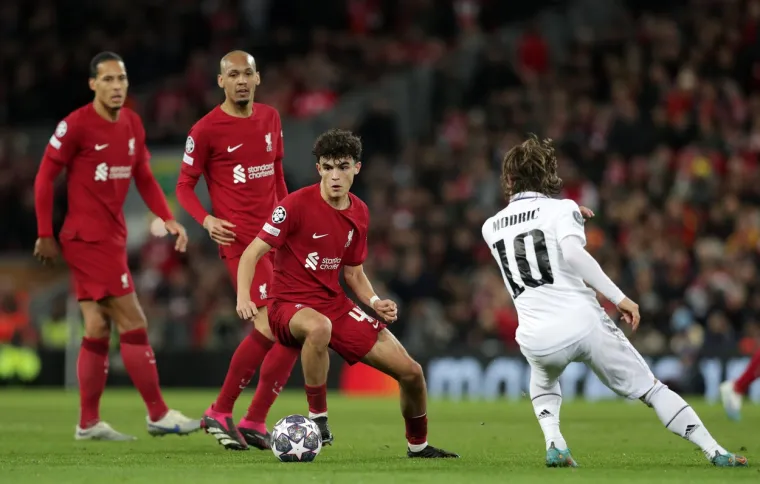 Je li ovo vlak ili formula 1? Ne, ovo je Luka Modrić u 38. kojeg ni kamera ne može uhvatiti. Pogledajte ove epske kadrove