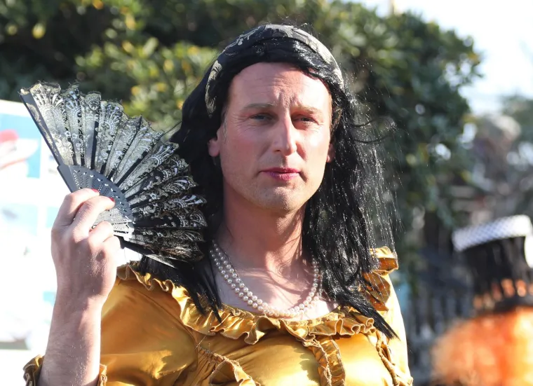 Svi su mislili da na traktoru stiže Let 3, a kad ono najkul bake u Hrvatskoj: Pogledajte kako se na hrvatskom otoku molilo za čednost