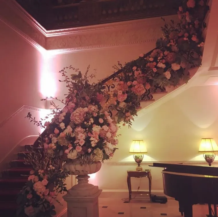 Rekla je: "Ovo je radno doba godine, imamo 11 planiranih prijedloga ovaj mjesec. Većina mu&scaron;karaca dobije prsten i jednostavno nemaju pojma kako to učiniti i trebaju na&scaron;u pomoć, a ulažu toliko truda." 