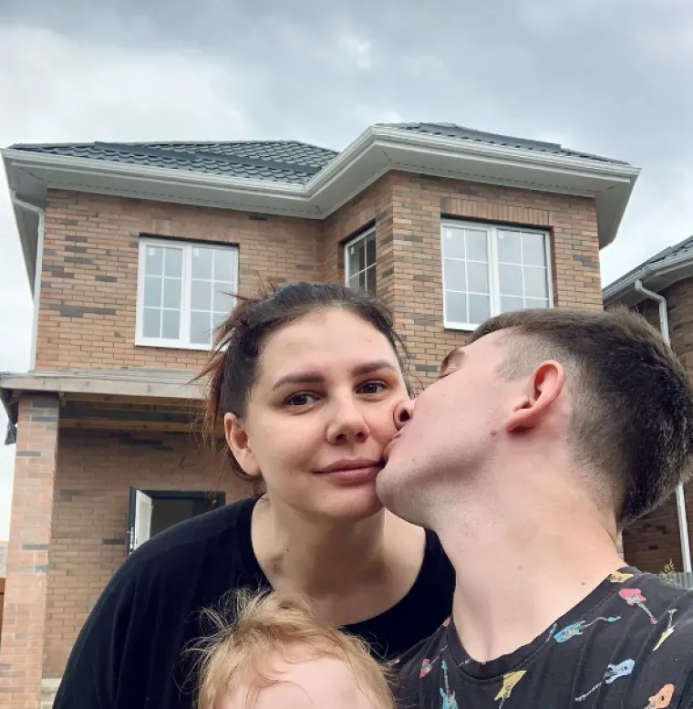 Marina (37) je bila maćeha Vladimiru (23), a sada čekaju drugo dijete: 'Seksala se s mojim sinom dok sam bio u kući...'