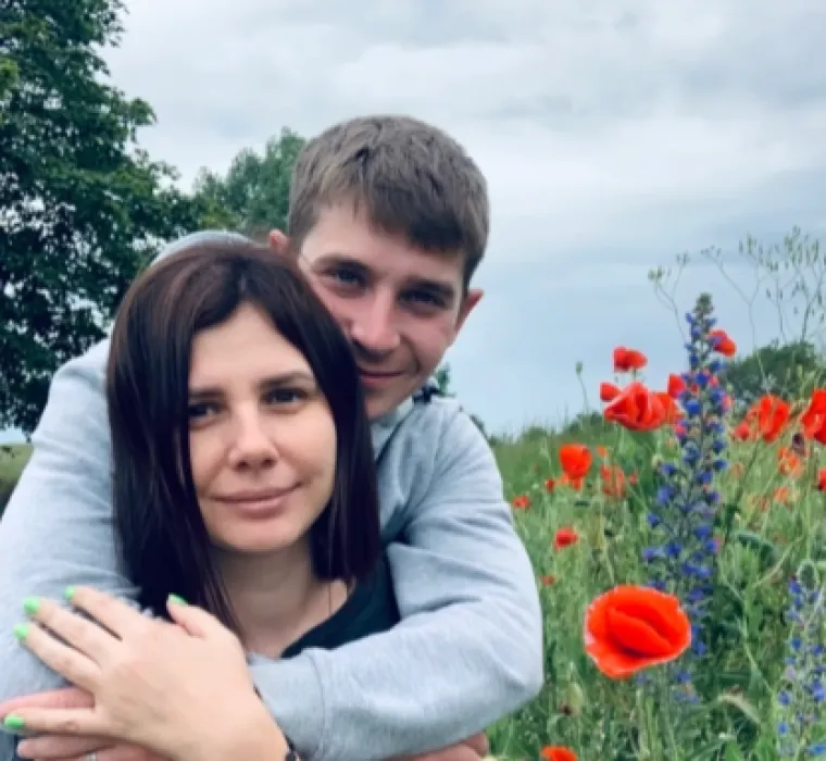 Marina (37) je bila maćeha Vladimiru (23), a sada čekaju drugo dijete: 'Seksala se s mojim sinom dok sam bio u kući...'