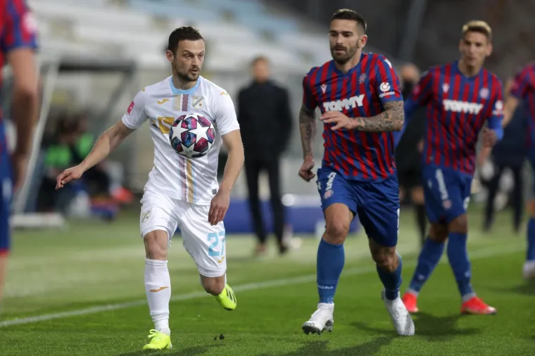 27.02.2021. - Debitirao je za Hajduk u Jadranskom derbiju protiv Rijeke na Rujevici. Splićani su slavili s 1-0, a upravo je Livaja asistirao za pogodak koji je presudio