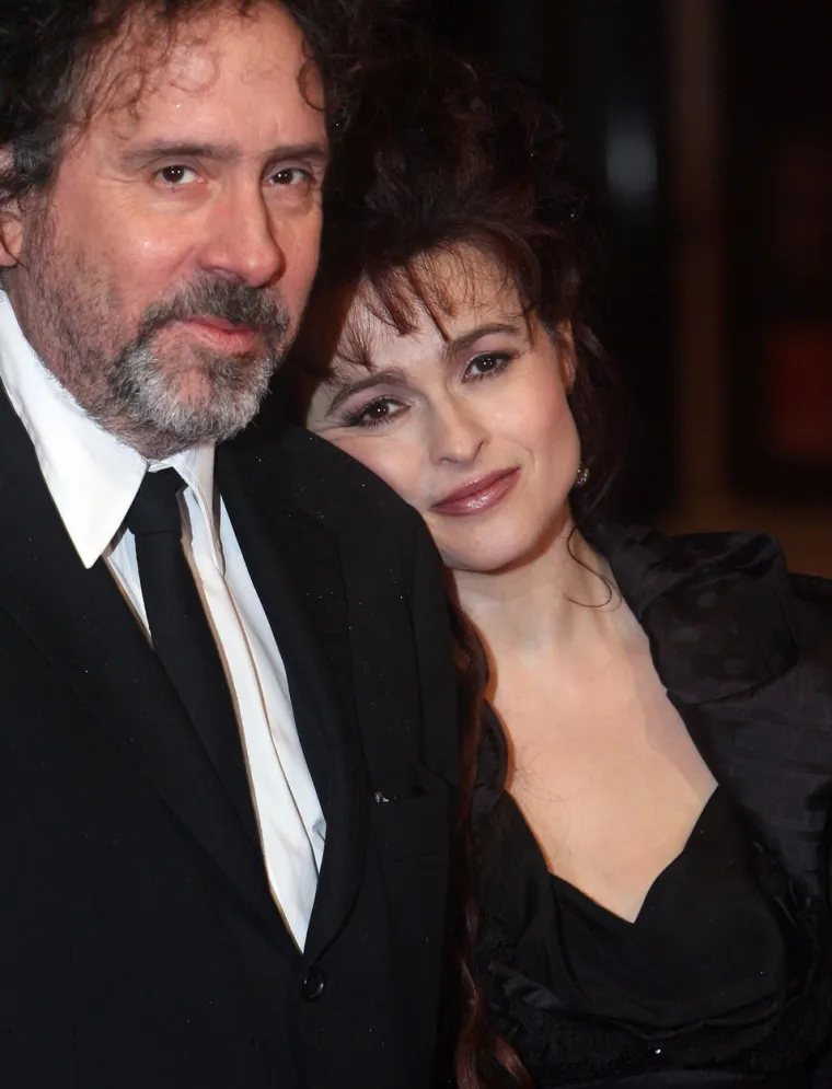 Iako ni jedno od njih nije puno govorilo o razlozima raskida, Helena je u intervjuu za Harper&apos;s Bazaar otkrila da joj je prekid teško pao i da se osjećala kao da se razvodi. &quot;Kad se razvodiš, prolaziš kroz ogromnu tugu, to je smrt veze. Promijeni se tvoj identitet, sve se promijeni. Svi uvijek govore da moraš biti snažan, ali u redu je i kad smo krhki&quot;, rekla je tad glumica.