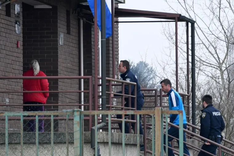 Ovo je mu&scaron;karac koji je pijan usmrtio 17-godi&scaron;njaka u Sisku. Odveden je na sud