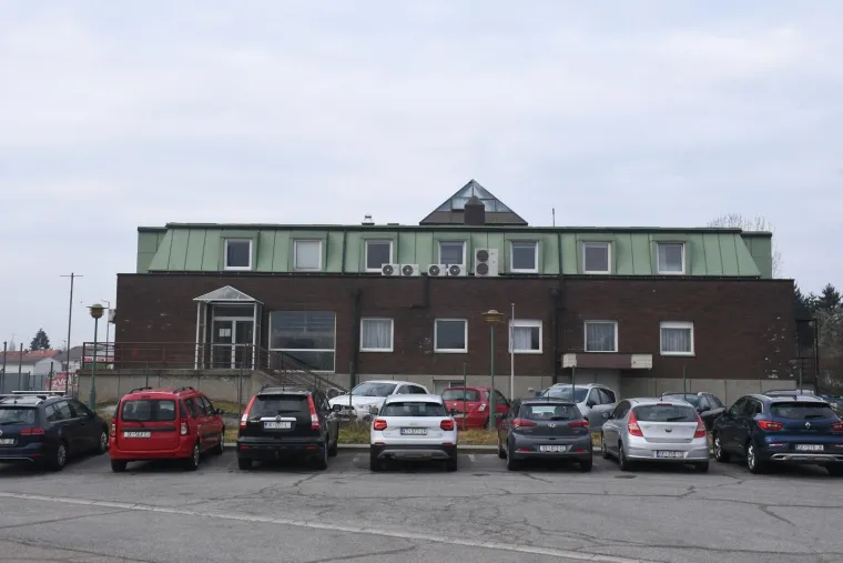 Ovo je mu&scaron;karac koji je pijan usmrtio 17-godi&scaron;njaka u Sisku. Odveden je na sud