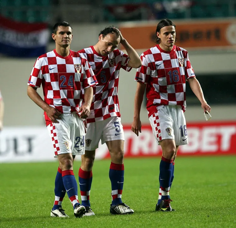 Od golobradog dječaka do neprijelaznog bedema: Ovako je izgledao put Dejana Lovrena u dresu Vatrenih