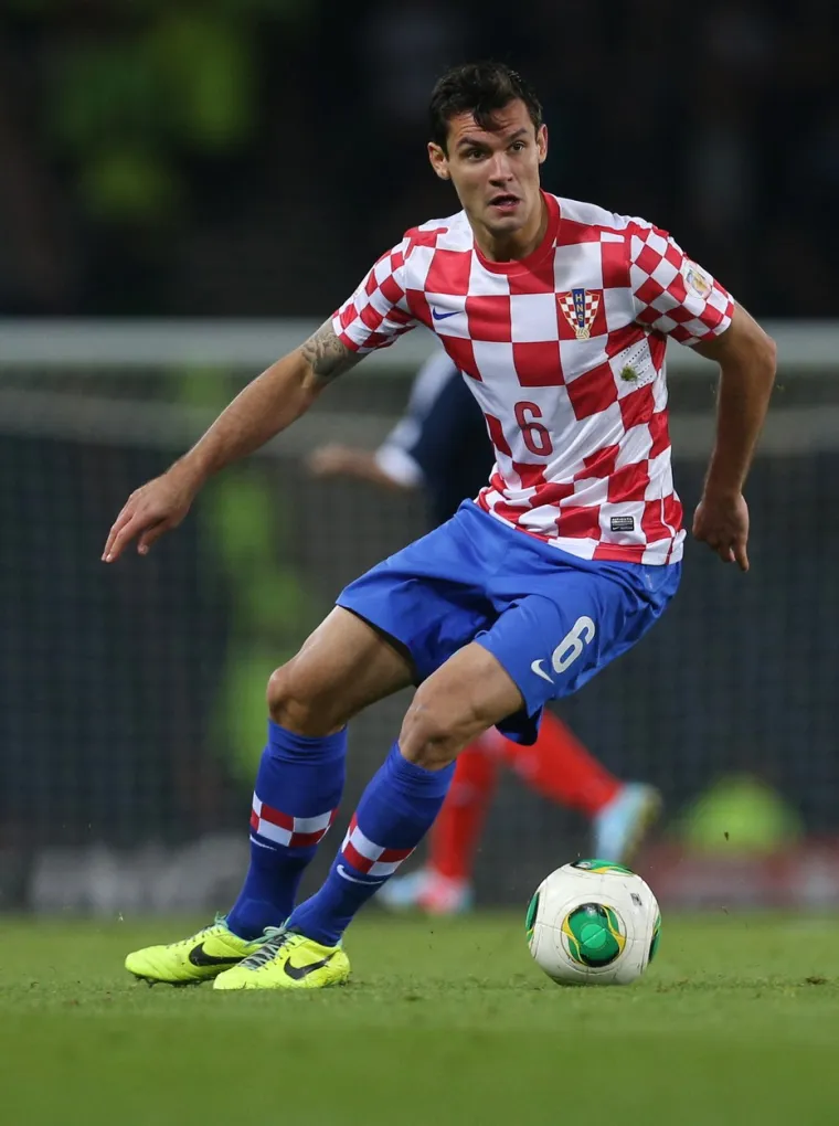 Od golobradog dječaka do neprijelaznog bedema: Ovako je izgledao put Dejana Lovrena u dresu Vatrenih